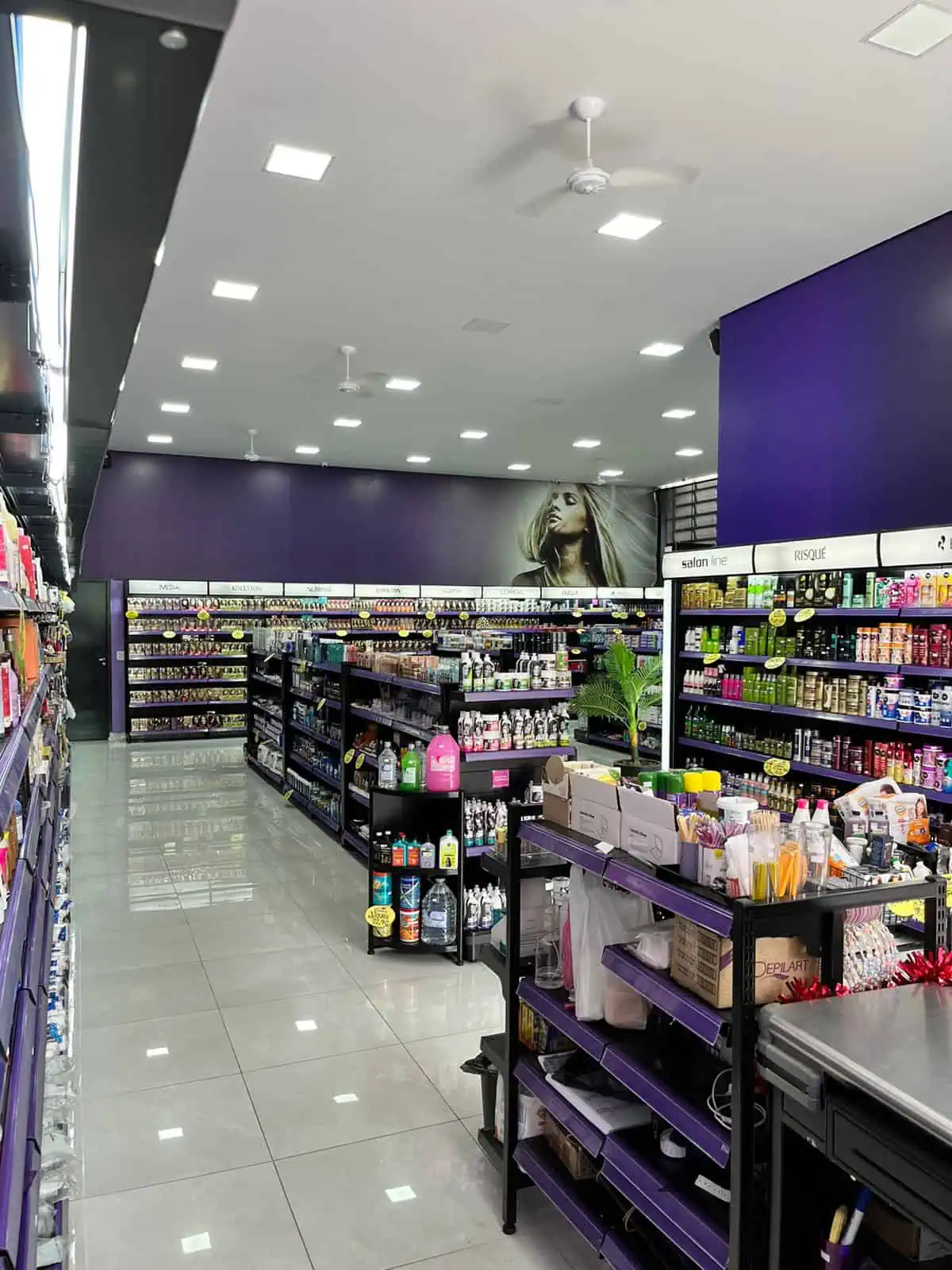 Gratis - Loja de Cosméticos em Yenişehir